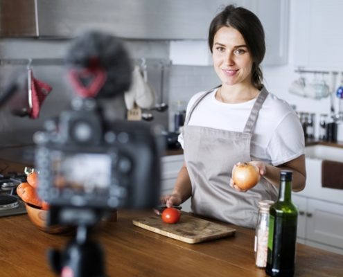 Influencer marketing vlogger food