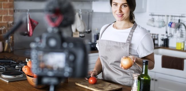 Influencer marketing vlogger food